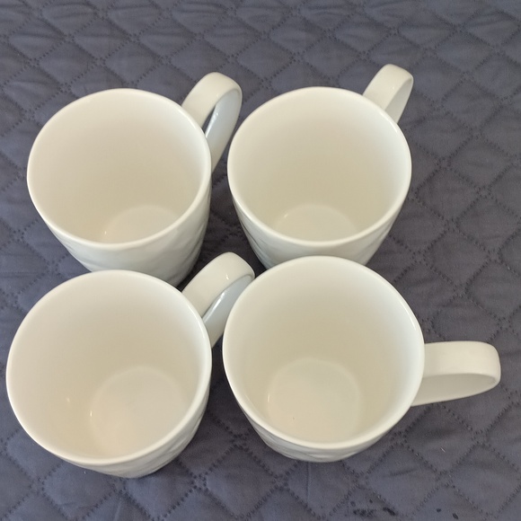 Elegant White Ceramic Mugs Set Of Four - Picture 3 of 4